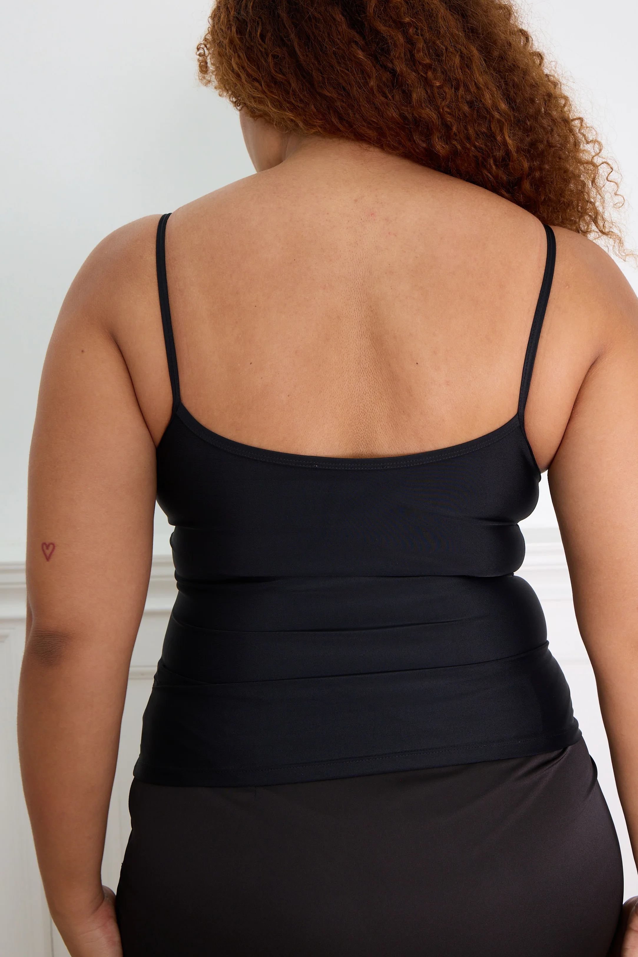 CURVED TANK black - Image 8
