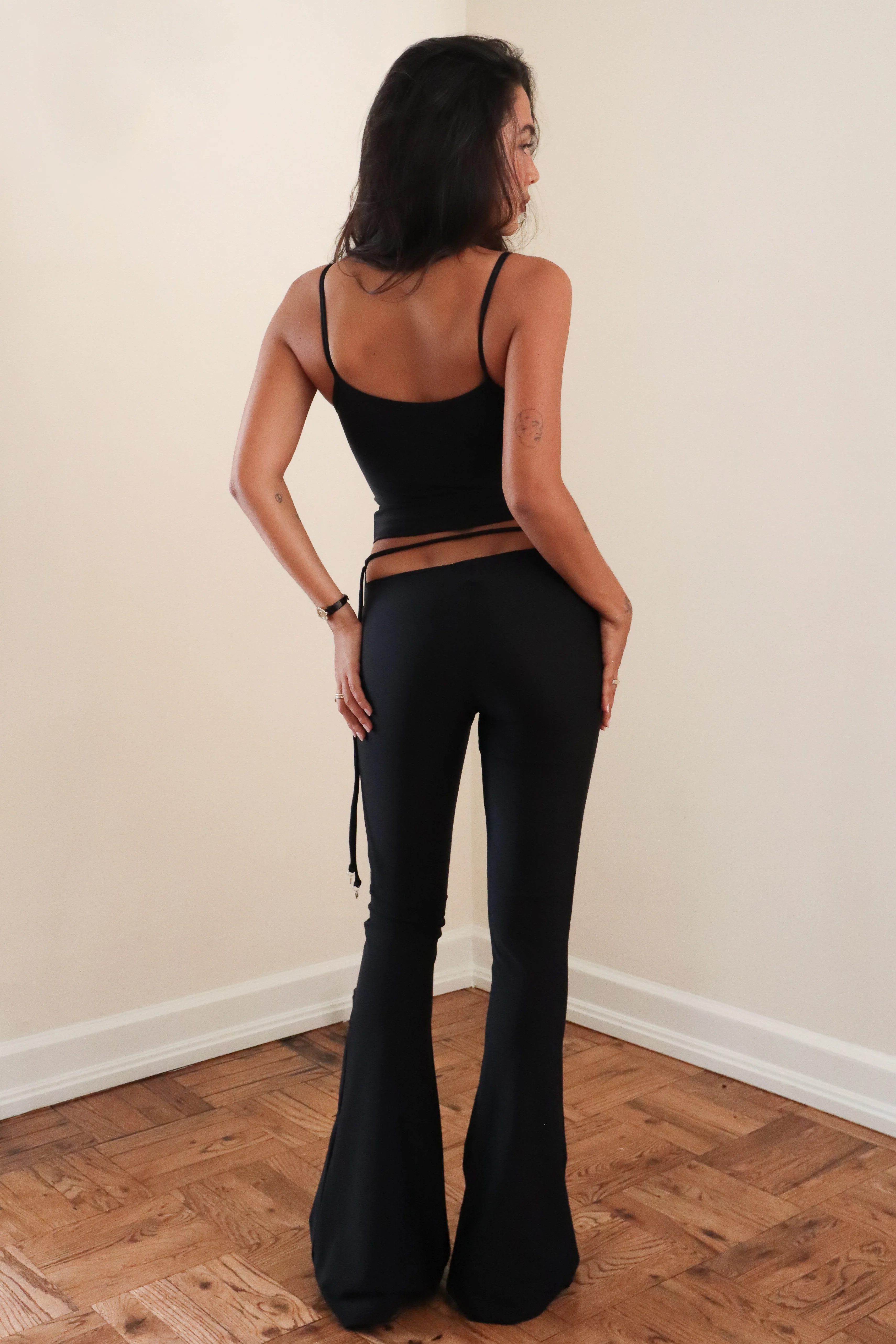 CURVED TANK black - Image 9