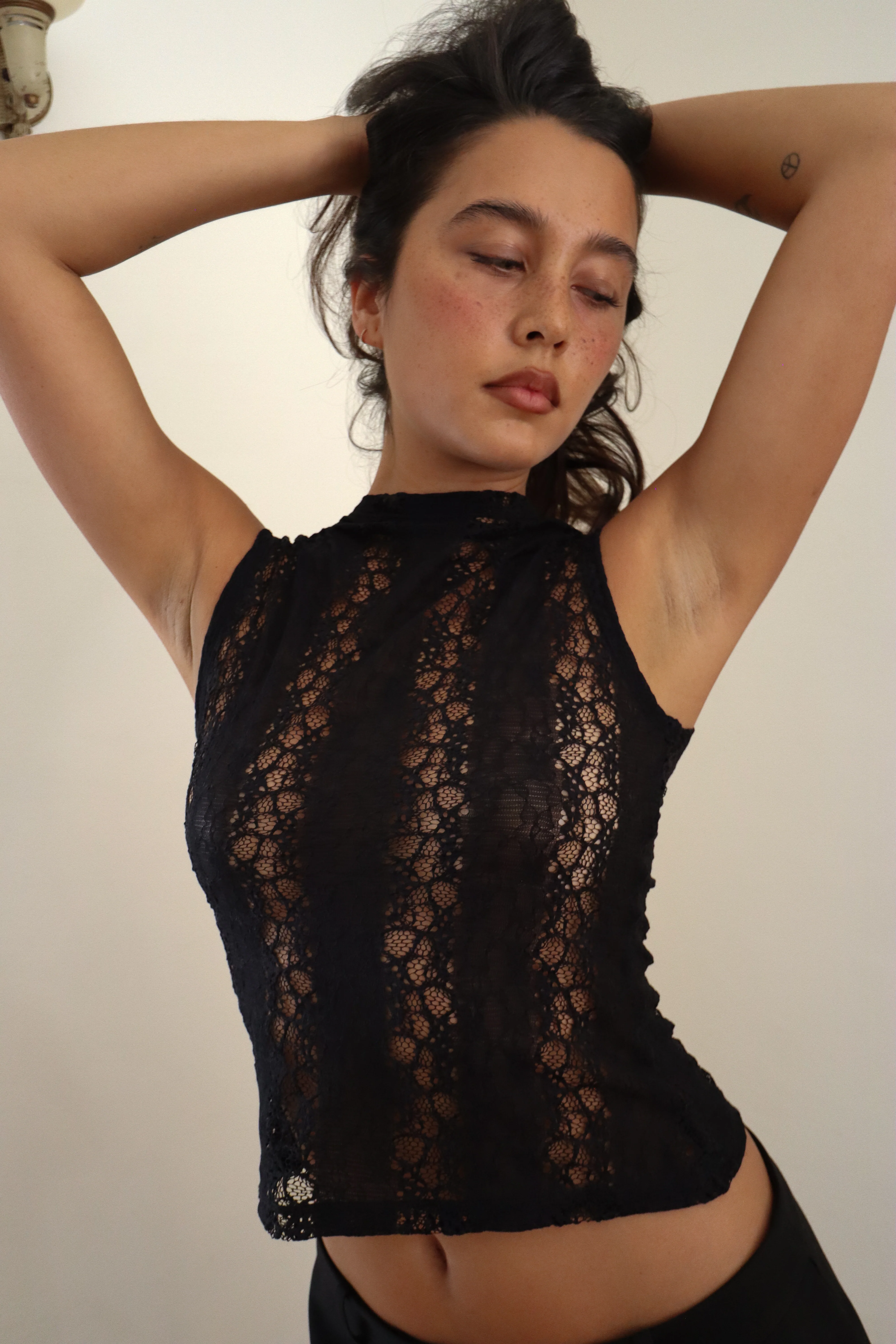 MOCK NECK LACE TOP black - Image 4